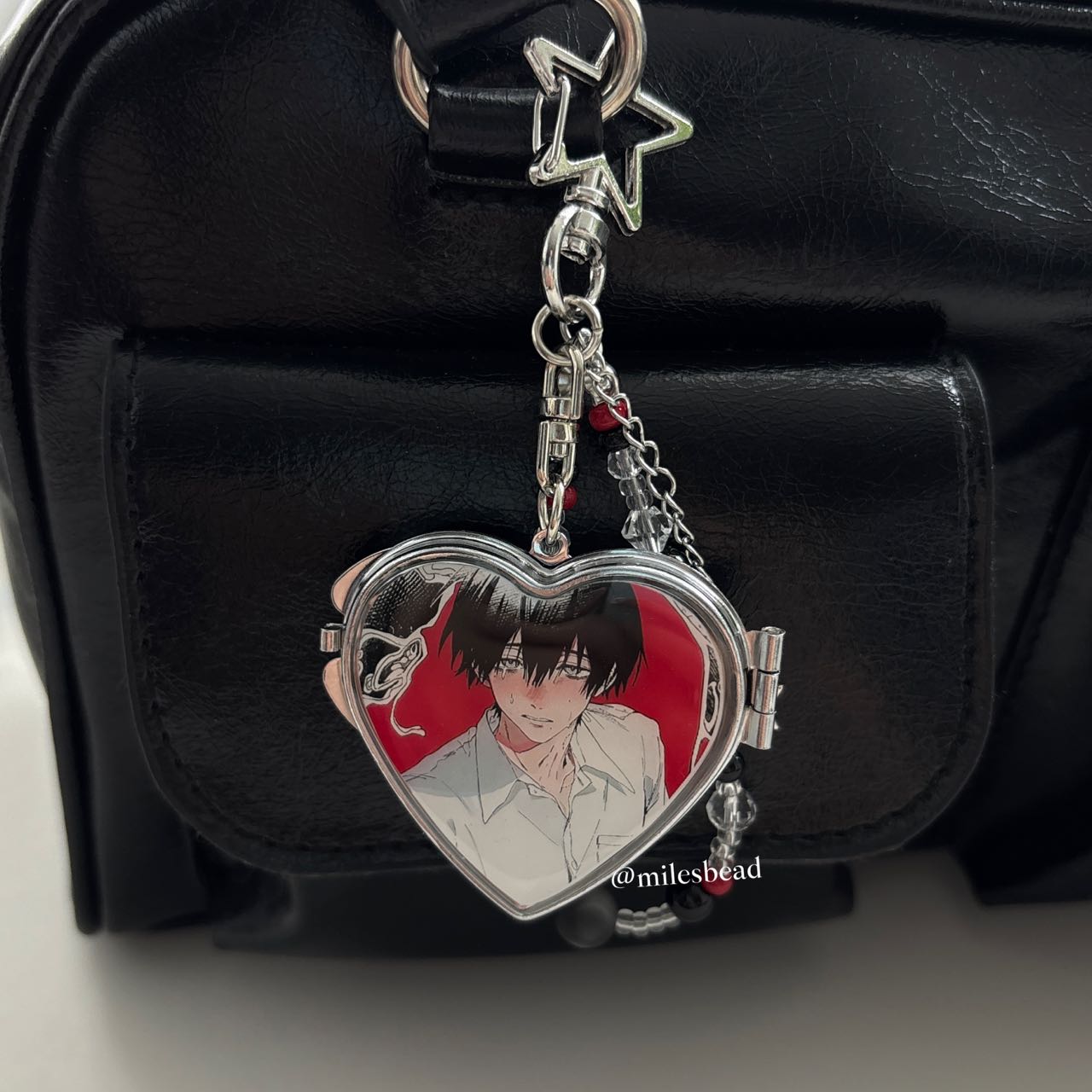 Keychain Mirror 🖤