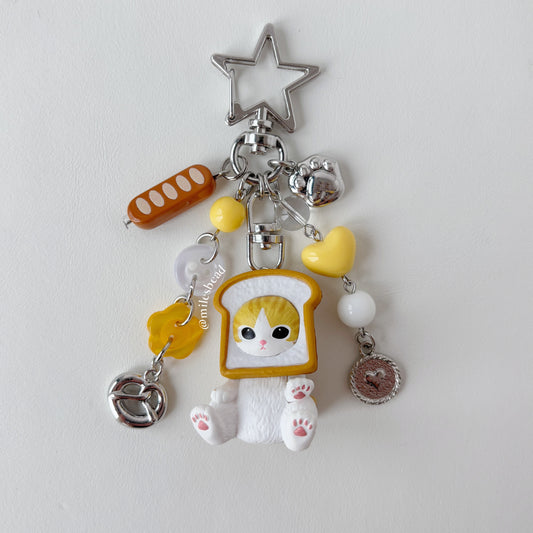 "toast cat mofusand cat keychain"